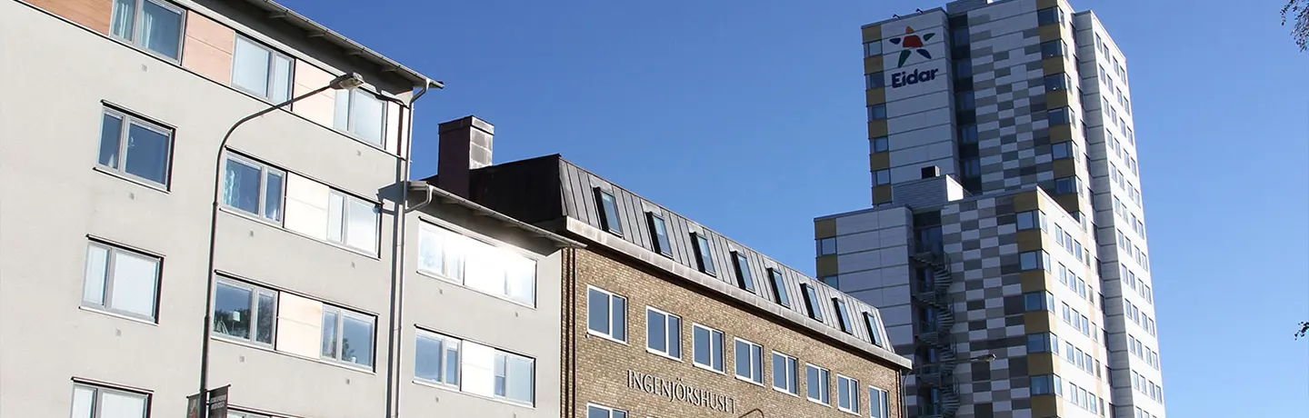 Studenthuset Elefanten. Ett höghus med ett lägre tegelhus bredvid.