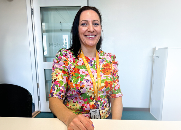 Jekaterina på Eidars ekonomiavdelning